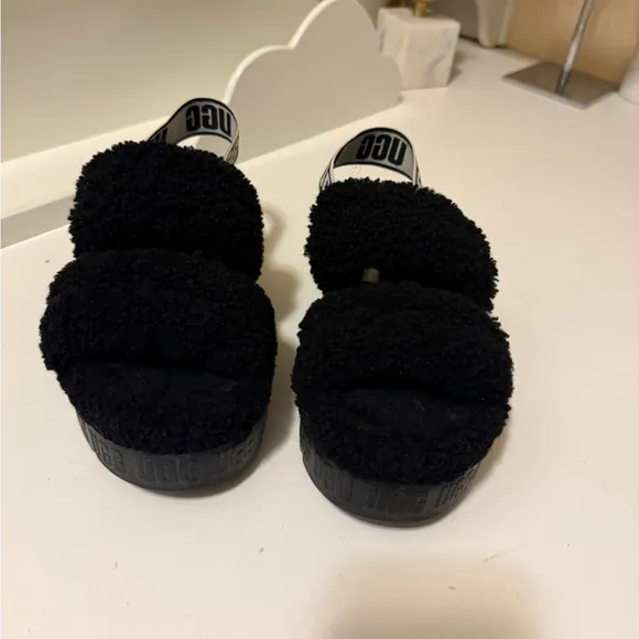 UGG Oh Fluffita SheepskinSlippers Slingback SZ 8 BlackWomens.great conditions