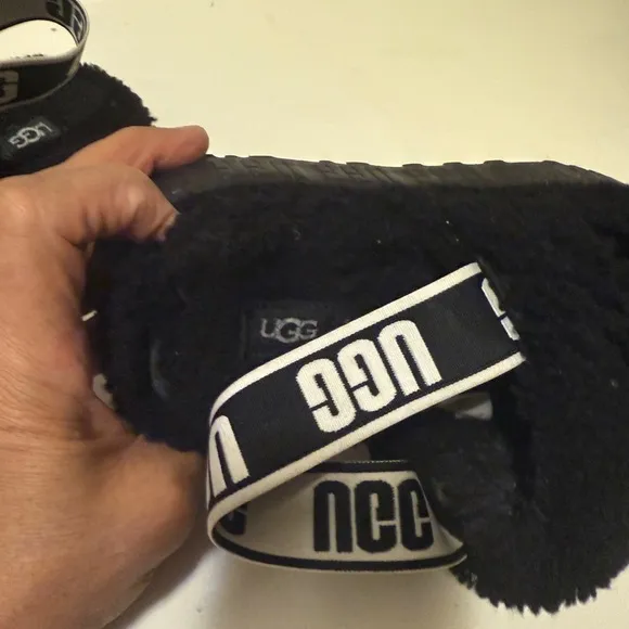 UGG Oh Fluffita SheepskinSlippers Slingback SZ 8 BlackWomens.great conditions