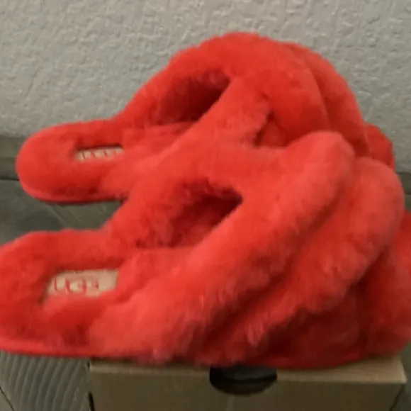 UGG® Scuffita Fluffy Slip-On Sandals