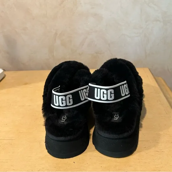 UGG women’s disco shearling slide criss cross platform back strap sandals size 9