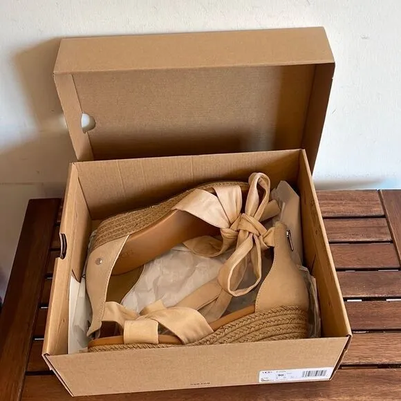 UGG Yarrow Espadrille Wedge Sandals Natural Canvas USA Women Size 10/UK 8/EU 41