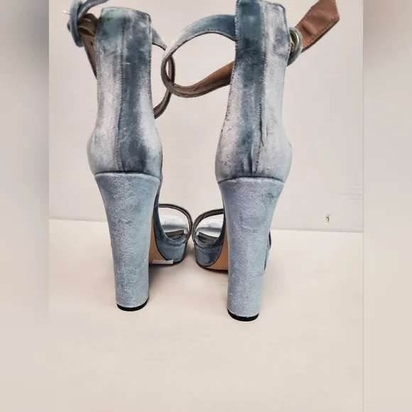 UNLANCE POWDER BLUE SANDALS WOMANS SIZE 40 NWT HIGH HEELS ANKLE STRAP BUCKLE