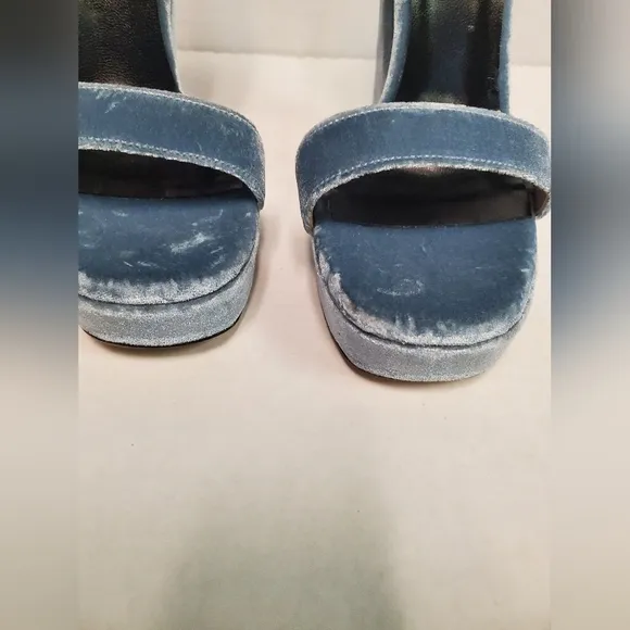 UNLANCE POWDER BLUE SANDALS WOMANS SIZE 40 NWT HIGH HEELS ANKLE STRAP BUCKLE
