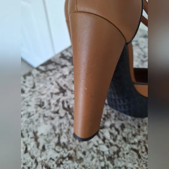 Valentino  Garavani Brown Leather Heel Platform Flats Sandals Size 39.5