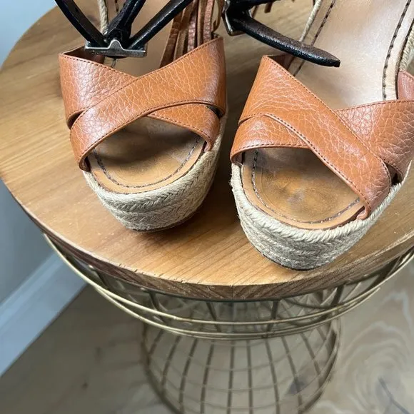 Valentino Garavani Leather Fringe Espadrille Wedge, Light Cuir Size 8 COA