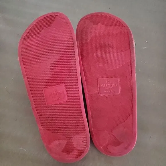 Valentino Garavani Rockstud Pool Slide Sandals Fuschia Pink Gold Stud 39 US 9