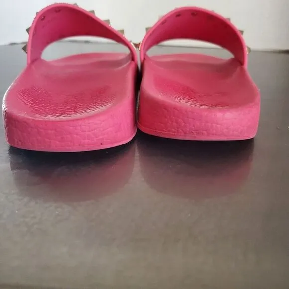 Valentino Garavani Rockstud Pool Slide Sandals Fuschia Pink Gold Stud 39 US 9