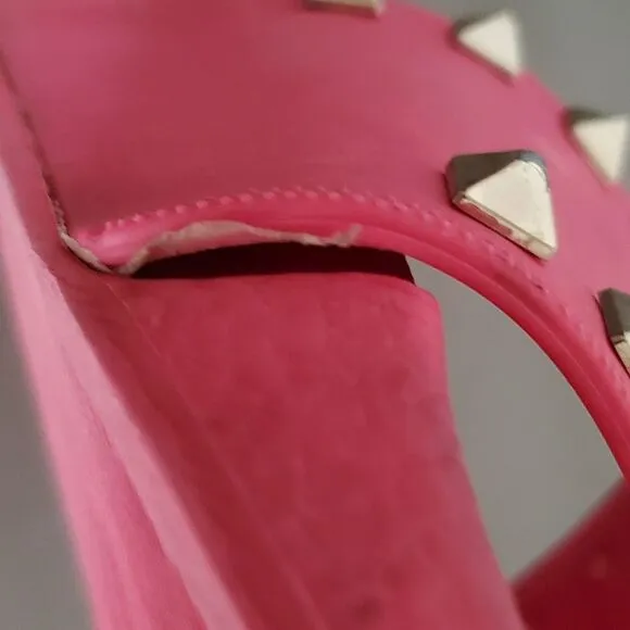 Valentino Garavani Rockstud Pool Slide Sandals Fuschia Pink Gold Stud 39 US 9