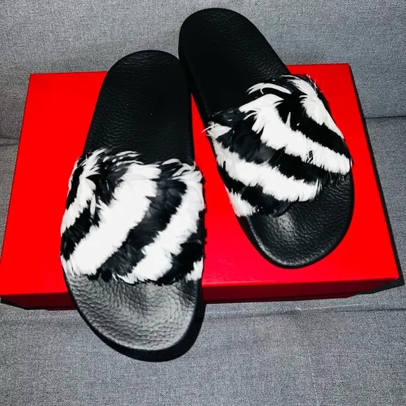 Valentino Rubber Feather Sandals (NWT)!