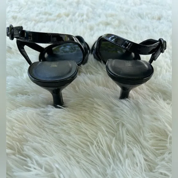 Vaneli black patent leather “Modesta” sandal kitten heels size 10.5