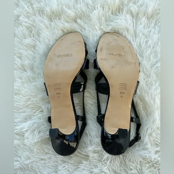 Vaneli black patent leather “Modesta” sandal kitten heels size 10.5