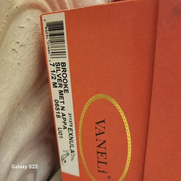 Vaneli Brooke Heeled Sandals. Silver. Leather. NIB. Size 7.5