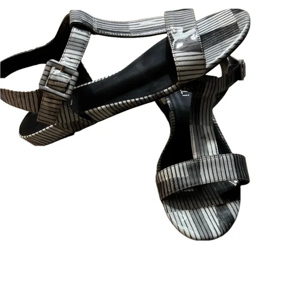 VANELI Women's Burlie Black Stack Patent Sandals Size 8