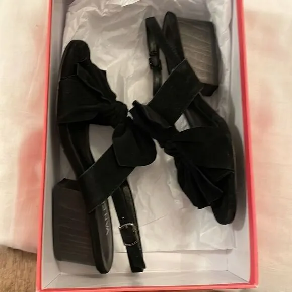 VANELI BLACK SUEDE SANDALS.  NEW