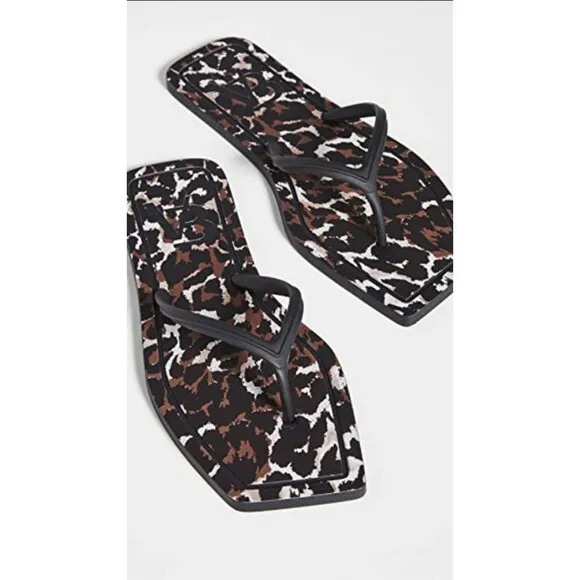 Veronica Beard Analee Tpu Flat Thong Sandals In Leopard