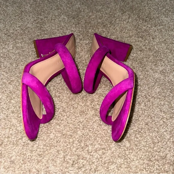 VERONICA BEARD Suede Sandals