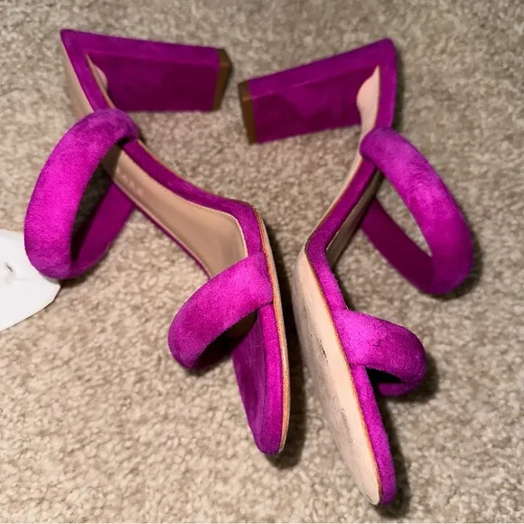 VERONICA BEARD Suede Sandals