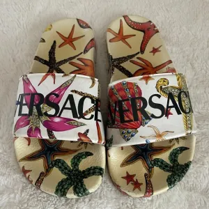 VERSACE Kid's Logo Sea-print Pool Slide Sandals, Size: EU33-34 US(1.5-2.5)