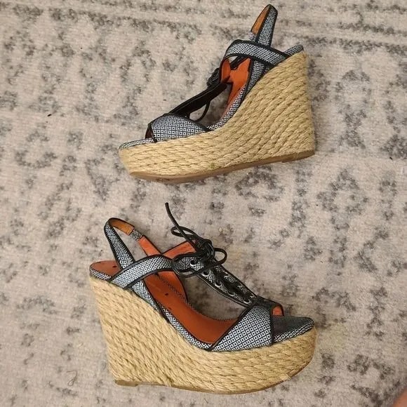 via spiga wedge sandals size 6 leather
