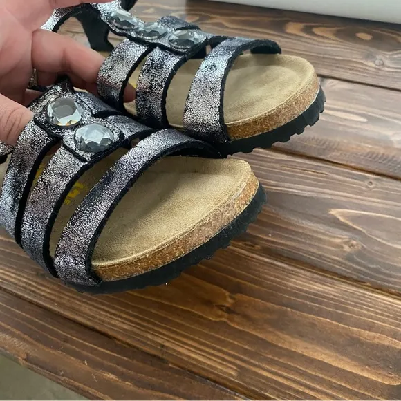 Viking NEW “Birkenstock Style” Black &amp; Silver Metallic Leather Strap Sandal 8.5