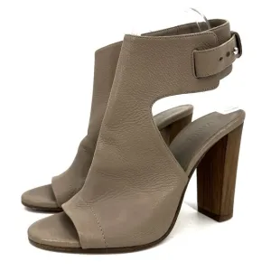 Vince Addie Open Toe Ankle Strap Heel Sandals Taupe Tan Pebbled Leather 7.5