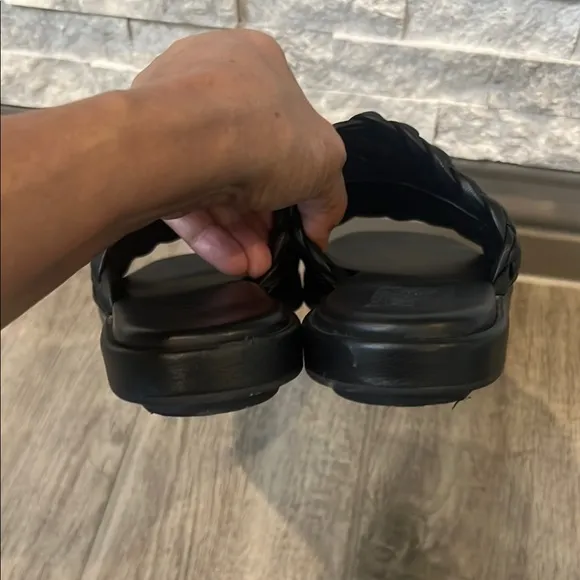 Vince Black Rumi Slide Sandals size 8M/38