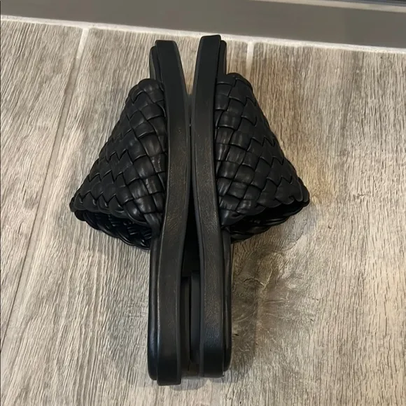 Vince Black Rumi Slide Sandals size 8M/38