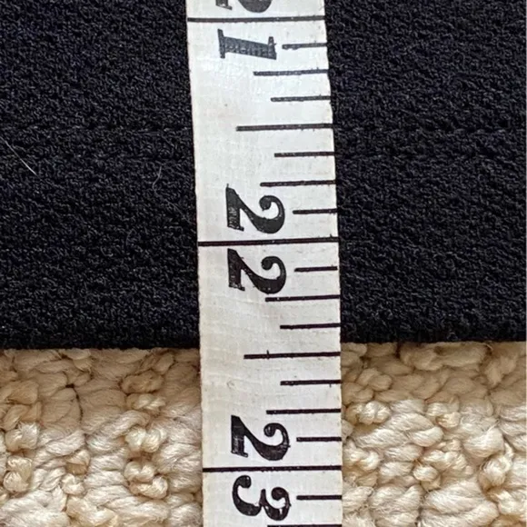Vince black spandex tailored pencil mini skirt Medium NWOT