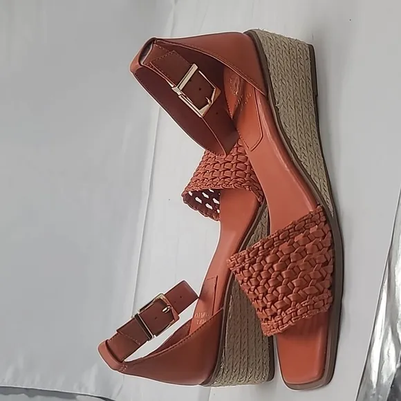 Vince Camuto Adjustable Espadrille Wedge Sandals Bretandi Apricot (orange) sz.10