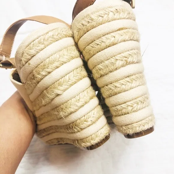 Vince Camuto beige 4” wedge sandals sz9.5 New