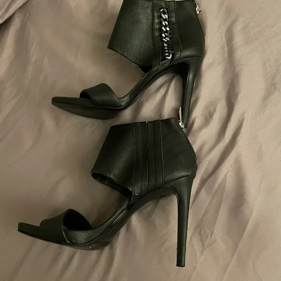 Vince Camuto Freya black leather ankle cuffs chain open toe stiletto, size 5.5