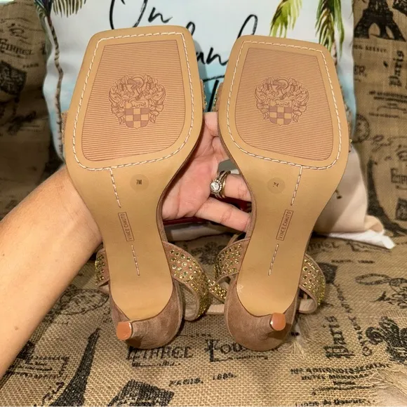 Vince Camuto NWOB! Saprenda Rhinestones Ankle Strap Sandals Size 7