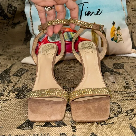 Vince Camuto NWOB! Saprenda Rhinestones Ankle Strap Sandals Size 7