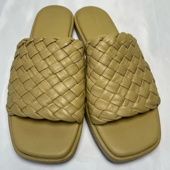 VINCE. Womens Beige Rumi Square Toe Slip On Leather Slide Sandals Shoes Size 8M