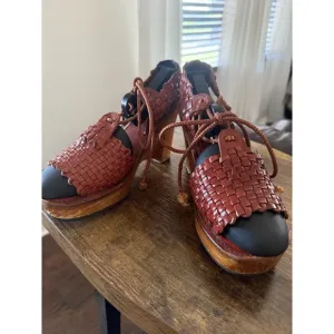 Vintage 1970s Style Woven Leather  Wood Platform Sandals Size 7 Made In India