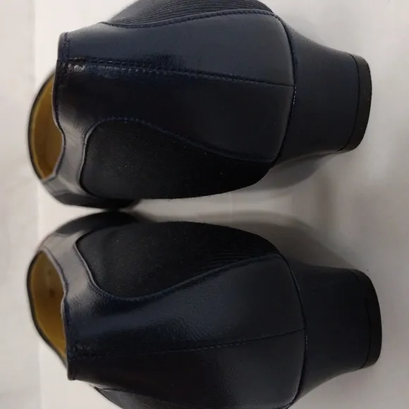 Vintage Bruno Magli Bologna Kitten Heels in Black and Red Sandals US 7.5