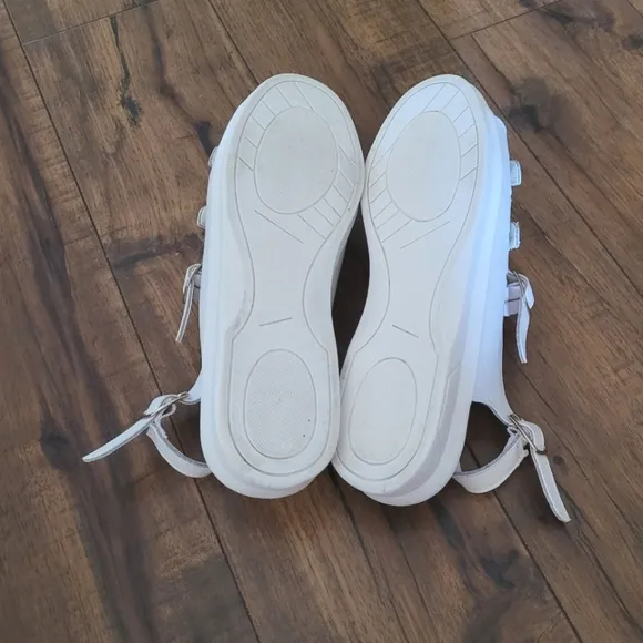 Vintage - White Leather Triple Strap Sandals