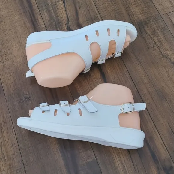 Vintage - White Leather Triple Strap Sandals