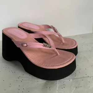 Vintage Y2K Lower East Side Pink Platform Thong Sandal Rhinestone Charms Bratz 7