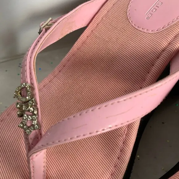 Vintage Y2K Lower East Side Pink Platform Thong Sandal Rhinestone Charms Bratz 7