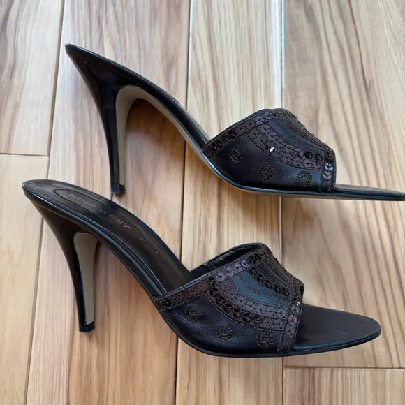 Vintage Y2K Nine West Brown Leather Sequin Accent Sandals Heels
