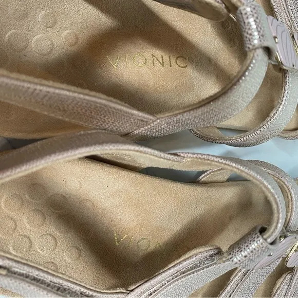 Vionic Amber Adjustable Strap Sandal 8