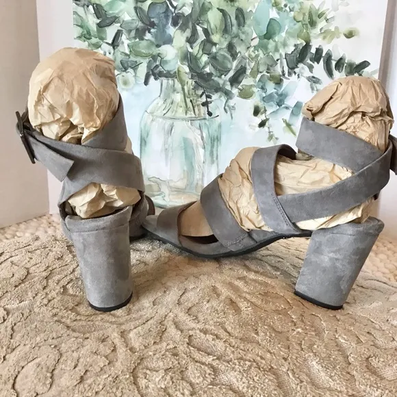 Vionic Blaire Gray Suede Heeled Sandal Size 9.5, NWT
