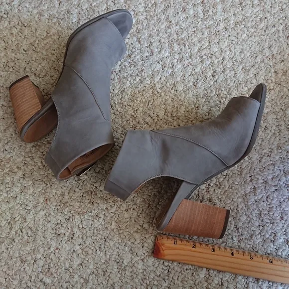 Vionic Blakely Slingback Gray Open-Toe Block Heel Sandals size 6.5