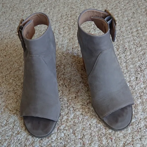 Vionic Blakely Slingback Gray Open-Toe Block Heel Sandals size 6.5