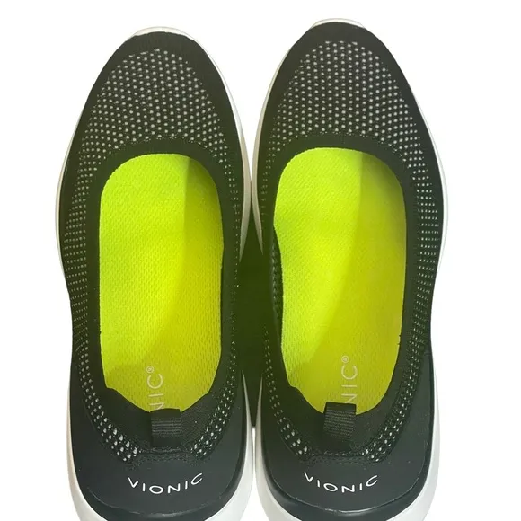 Vionic kallie slip on black sandals size 9