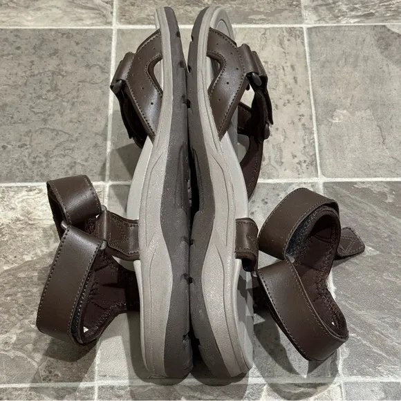 Vionic Leo Brown Leather Sandals Size 11 Hook and Loop Adjustable Straps