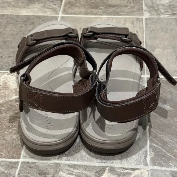 Vionic Leo Brown Leather Sandals Size 11 Hook and Loop Adjustable Straps