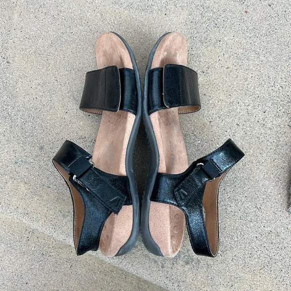 Vionic Marsala Metallic Adjustable Black Sandals Sz 7.5 WIDE Podiatrist Designed