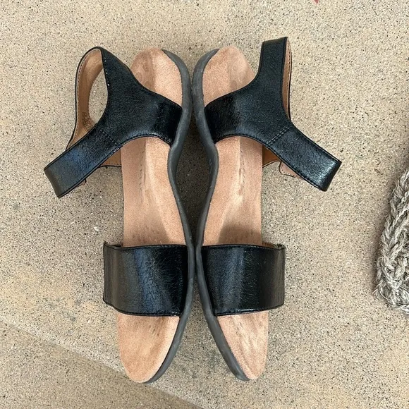 Vionic Marsala Metallic Adjustable Black Sandals Sz 7.5 WIDE Podiatrist Designed
